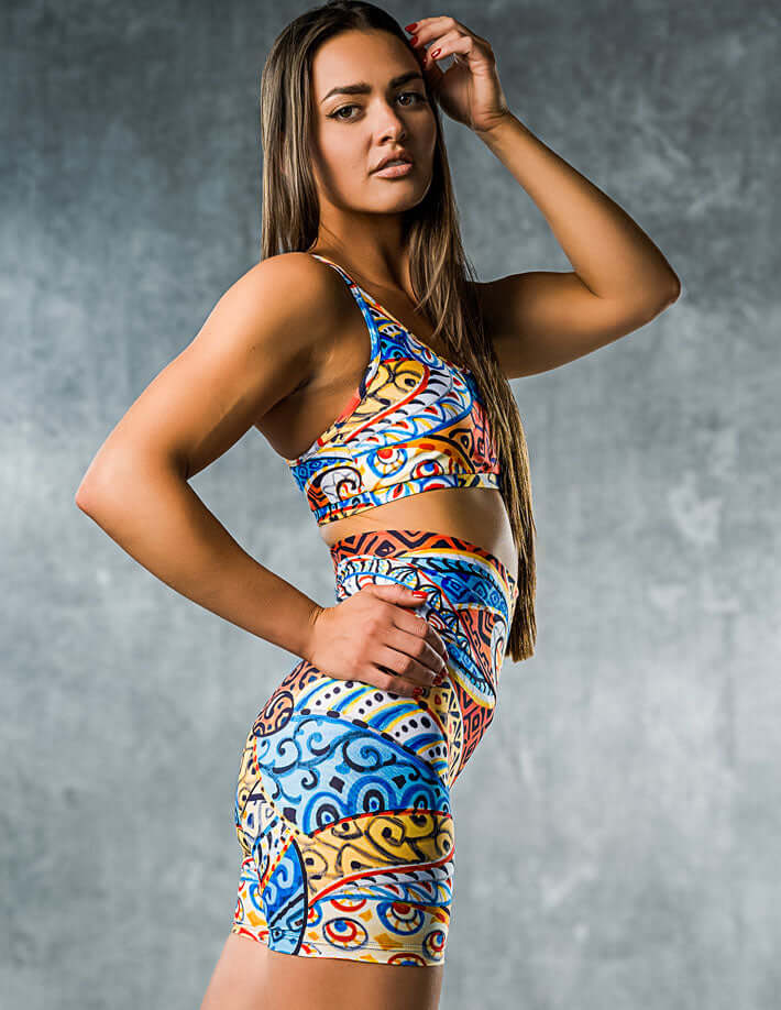 Färgglada Zoe leggings med indiska sommarinspirerade mönster i mjuk bomullsblandning och hög midja.