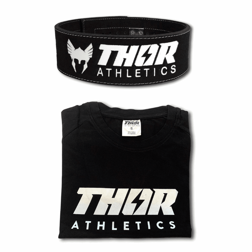 Svart lyftbälte och svart t-shirt med vitt THOR ATHLETICS-tryck, stilren design.