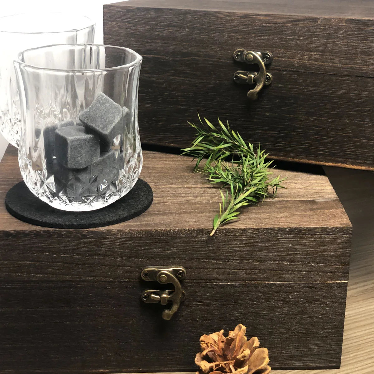 Christmas Valentine's Whiskey Gift for Men Father's Present Whiskey Stones Glasses Set Whisky Wooden Box With Granite Ice Cube
