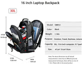 Svart 30L ryggsäck med ventilationsplatta, flera fack och vadderat laptopfack upp till 16 tum.