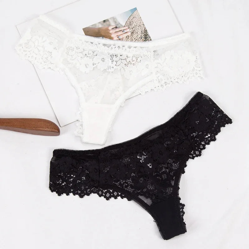 Luxe Lace Black Panties - Seductive Elegance