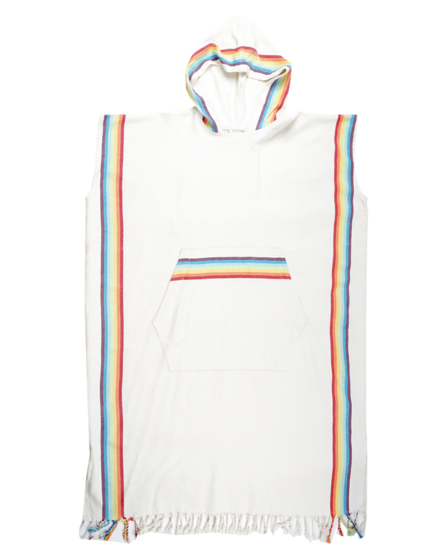 Vit strandponcho i bomull och bambu med huva och regnbågsfärgade ränder längs sidor och huva samt framficka.