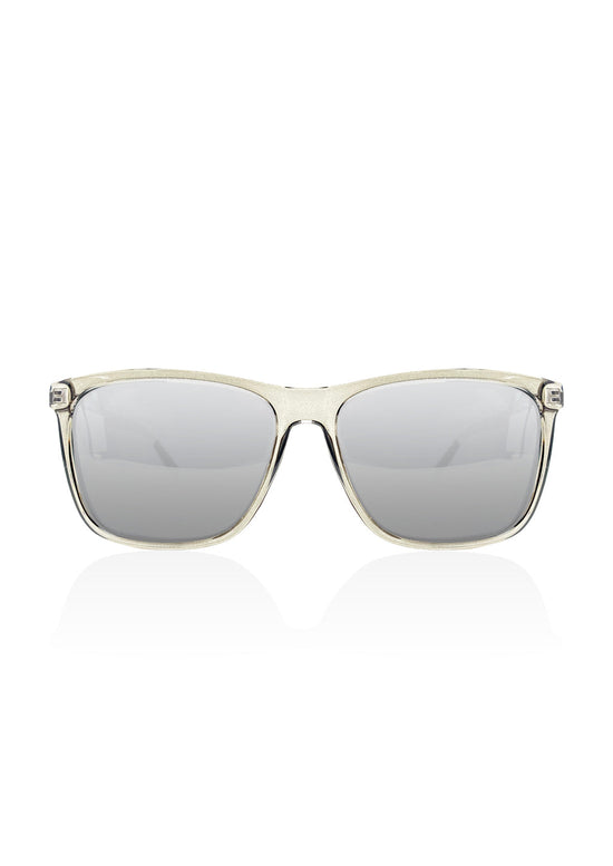 Wayfarer-solglasögon med transparent plastbåge och silverfärgade aluminiumskalmar, klara linser.