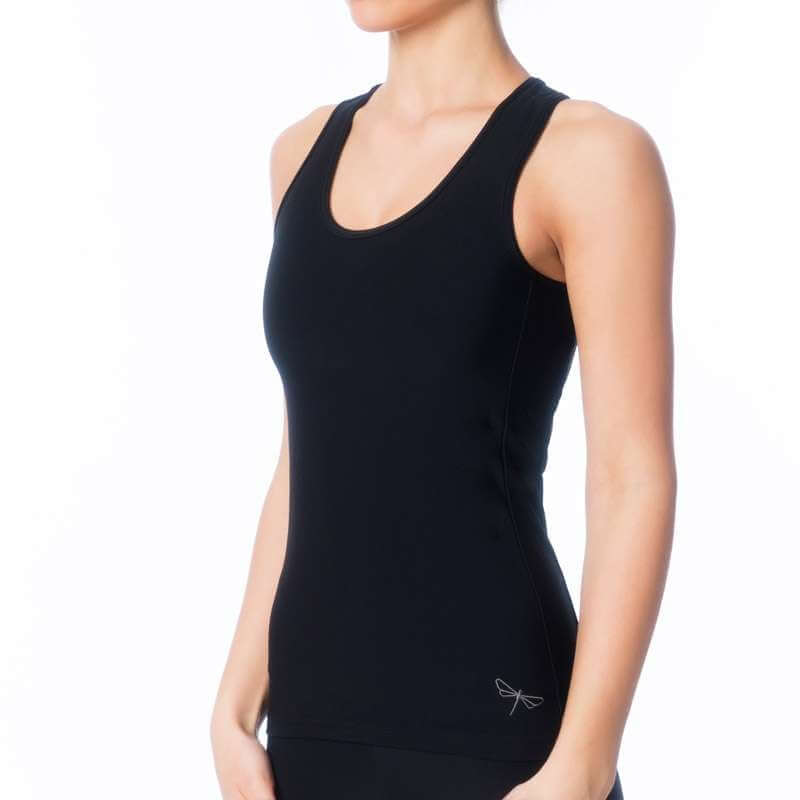 Svart sömlös bh-top i ventilerande luftsilke med breda axelband och rund halsringning.