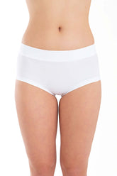 Vita Mandy Pole Shorts i mjuk, stretchig sportig design med hög midja och bekväm passform.